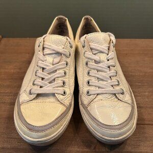 Caprice on Air Womens Pale Yellow Lace Up Sneakers Size 4.5